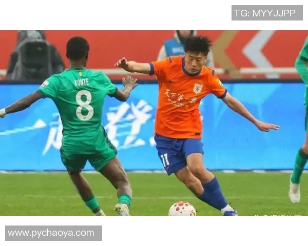 鲁能与国安激战引发争议球讨论球迷热议裁判判罚与比赛公正性